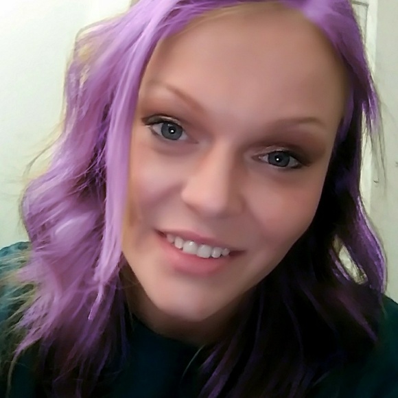 Meet your Posher, Connie - Picture 3 of 5